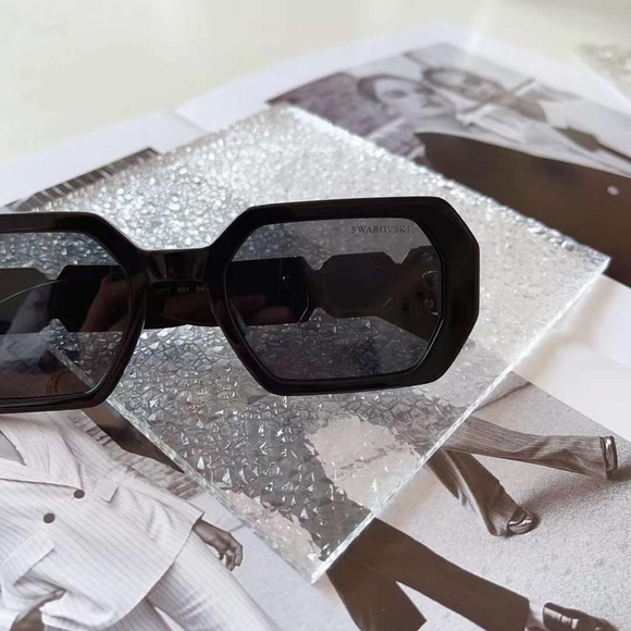 Swarovski - Picture 4 of 8